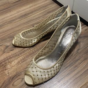 Adrianna Papell Womens Jamie Peep Toe